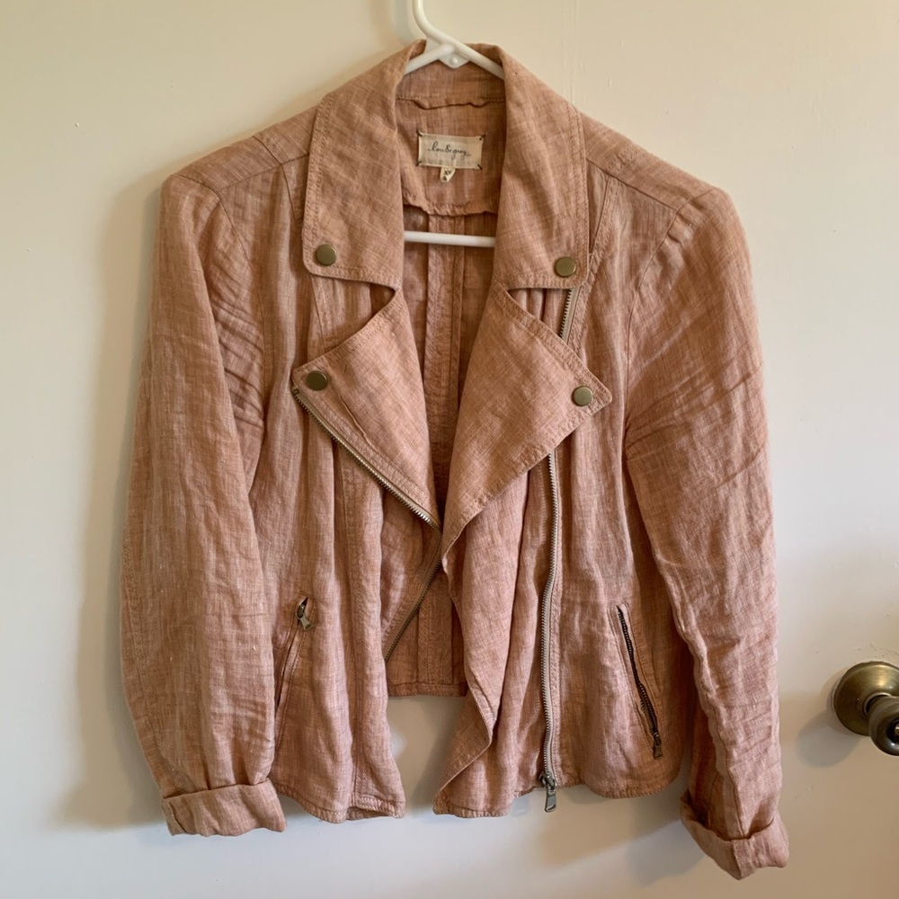 Light orange Lou and grey jacket